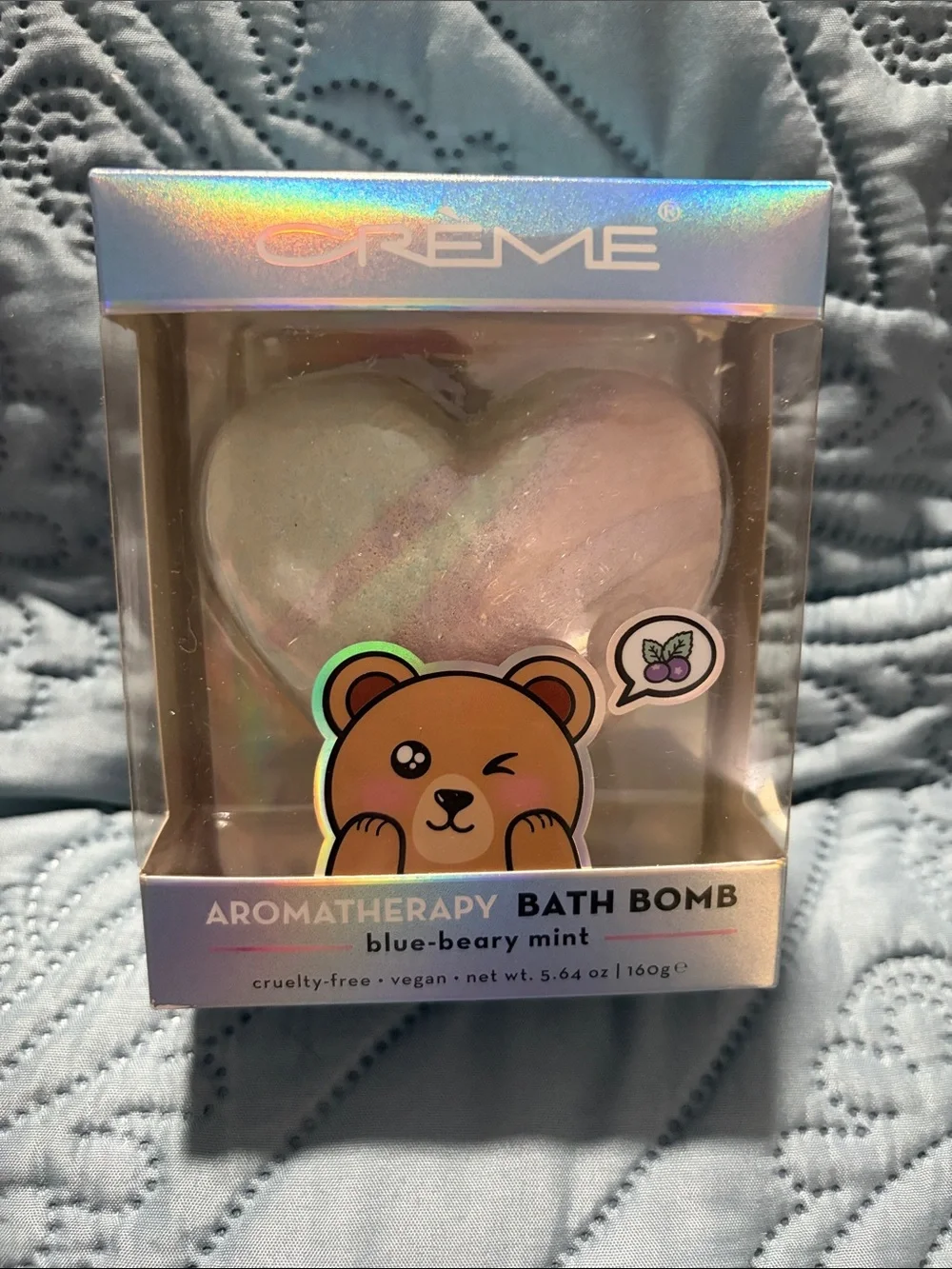 Crème Blue-Beary Mint Heart Aromatherapy Bath Bomb - Blue & Cream